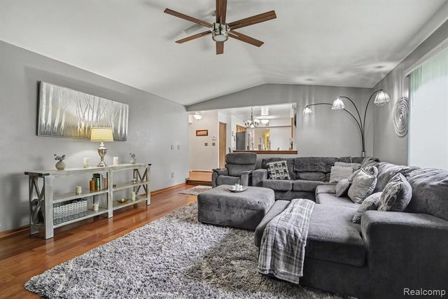 6323 Robison Lane, Saline, MI 48176