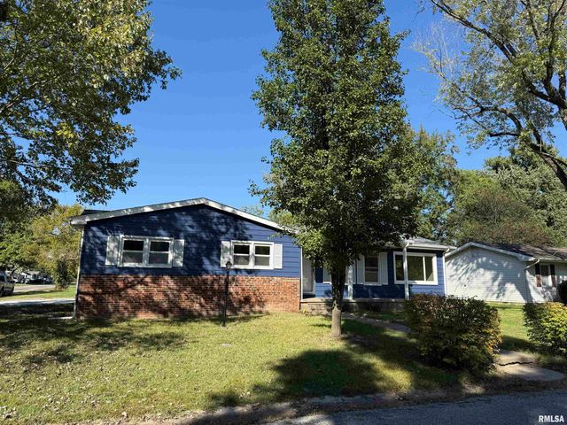 1350 Sebring Way, Carbondale, IL 62901