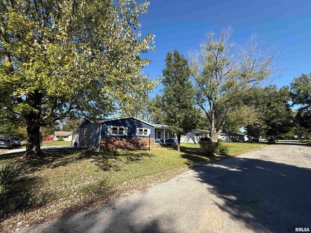 1350 Sebring Way, Carbondale, IL 62901