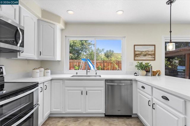 651 Derbyshire Pl, Danville, CA 94526