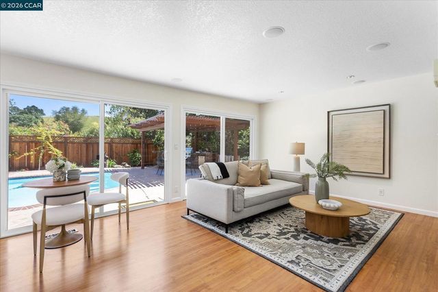 651 Derbyshire Pl, Danville, CA 94526