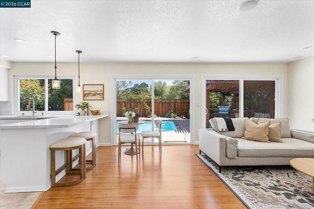 651 Derbyshire Pl, Danville, CA 94526