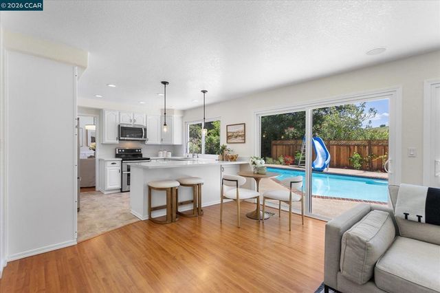 651 Derbyshire Pl, Danville, CA 94526