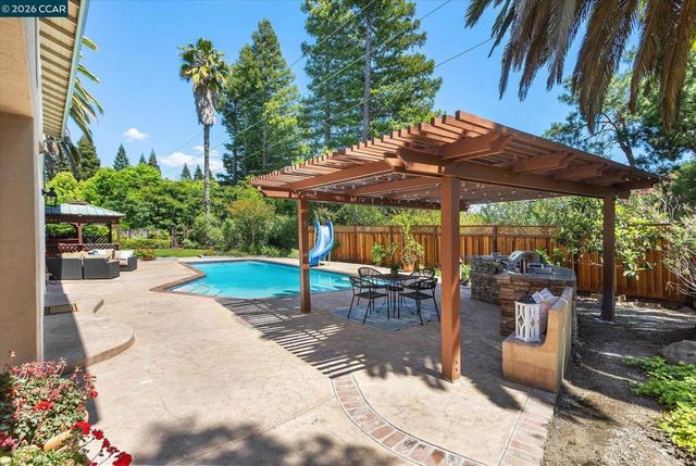 651 Derbyshire Pl, Danville, CA 94526