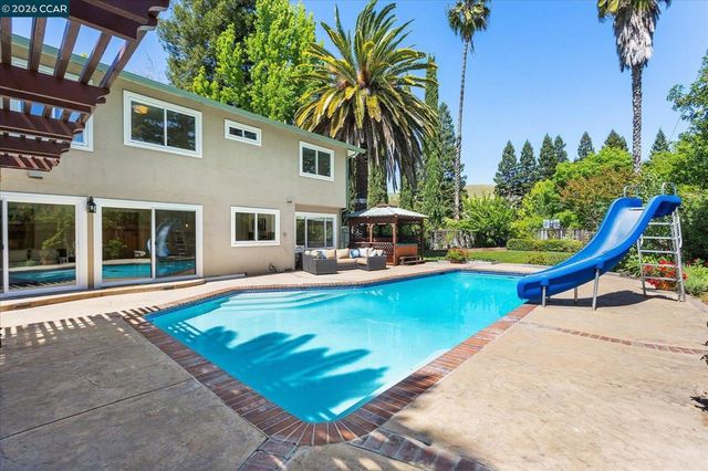 651 Derbyshire Pl, Danville, CA 94526