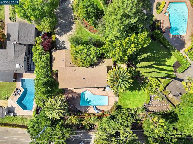 651 Derbyshire Pl, Danville, CA 94526
