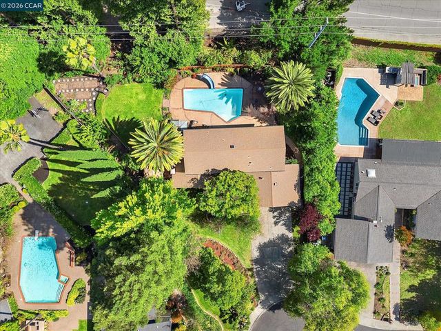 651 Derbyshire Pl, Danville, CA 94526