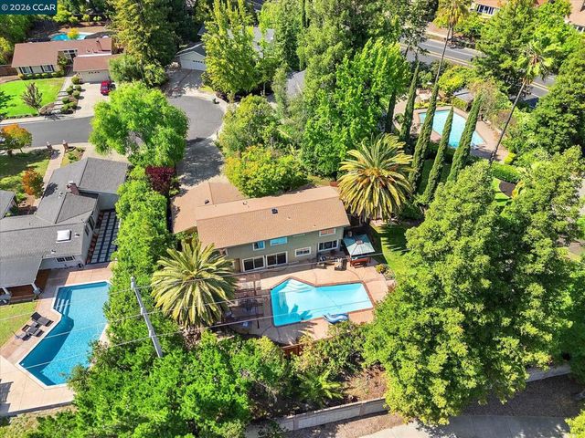 651 Derbyshire Pl, Danville, CA 94526