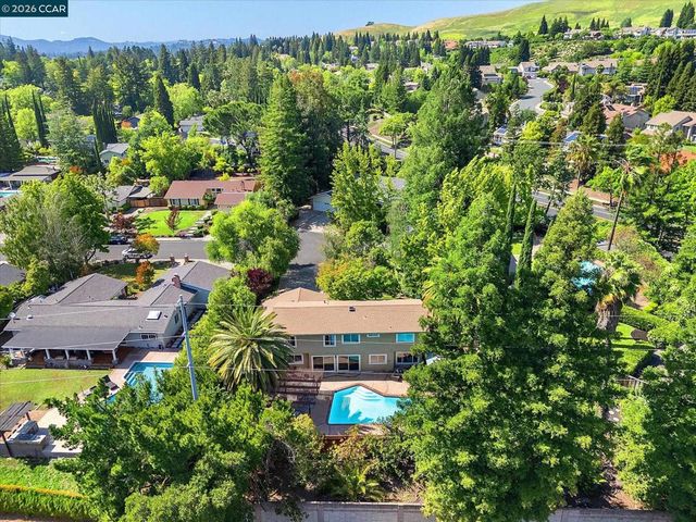 651 Derbyshire Pl, Danville, CA 94526