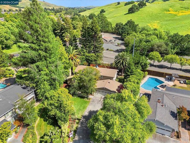651 Derbyshire Pl, Danville, CA 94526