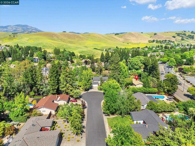 651 Derbyshire Pl, Danville, CA 94526