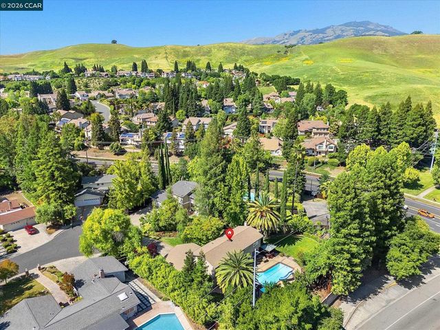 651 Derbyshire Pl, Danville, CA 94526