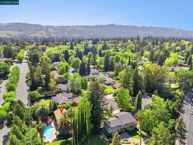 651 Derbyshire Pl, Danville, CA 94526