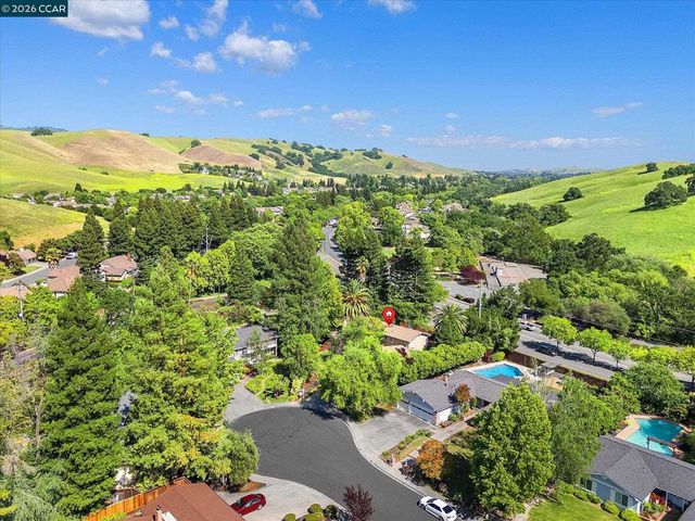 651 Derbyshire Pl, Danville, CA 94526