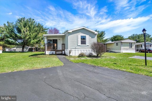 66 ALANA DR, York, PA 17402