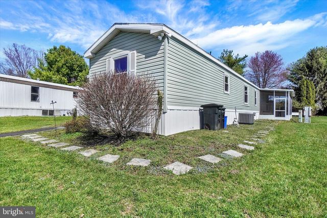 66 ALANA DR, York, PA 17402