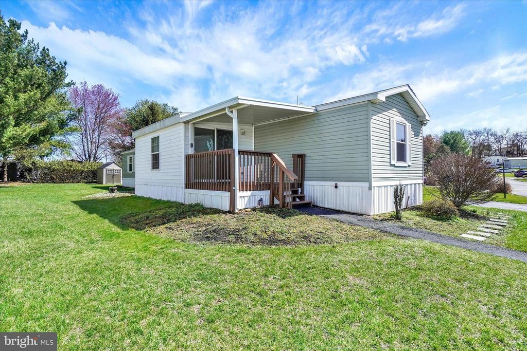 66 ALANA DR, York, PA 17402