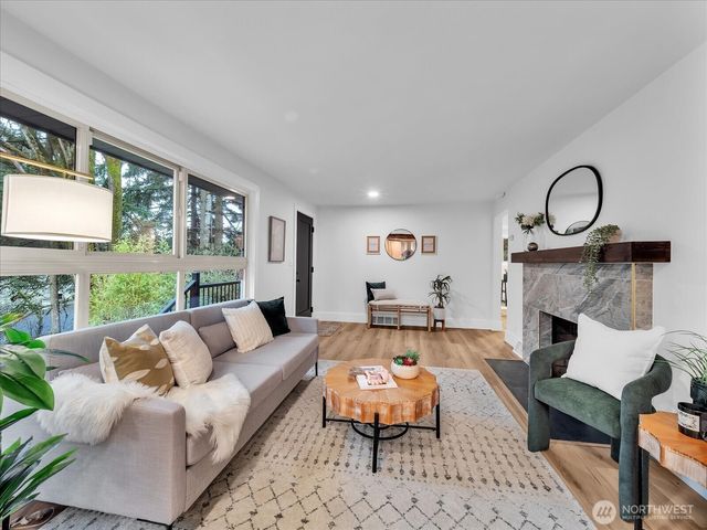 13046 15th Avenue NE, Seattle, WA 98125