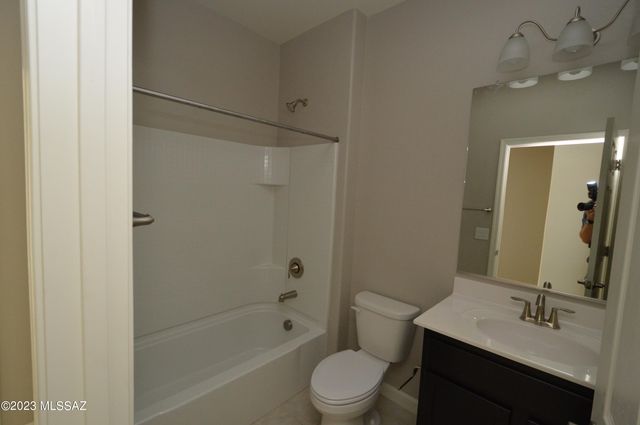 12175 E Metz Drive, Vail, AZ 85641