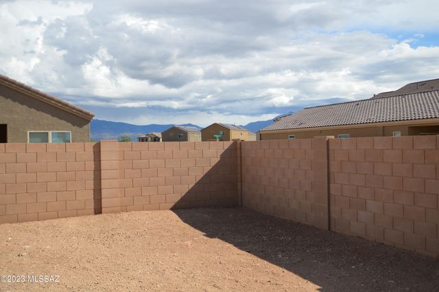 12175 E Metz Drive, Vail, AZ 85641