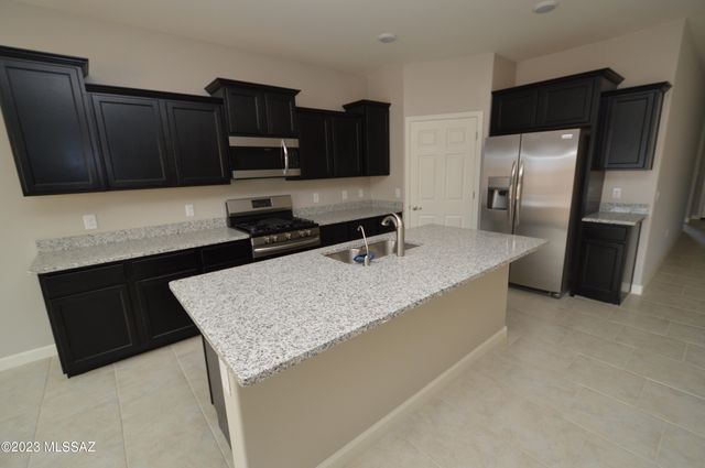 12175 E Metz Drive, Vail, AZ 85641