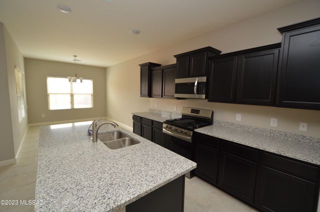 12175 E Metz Drive, Vail, AZ 85641