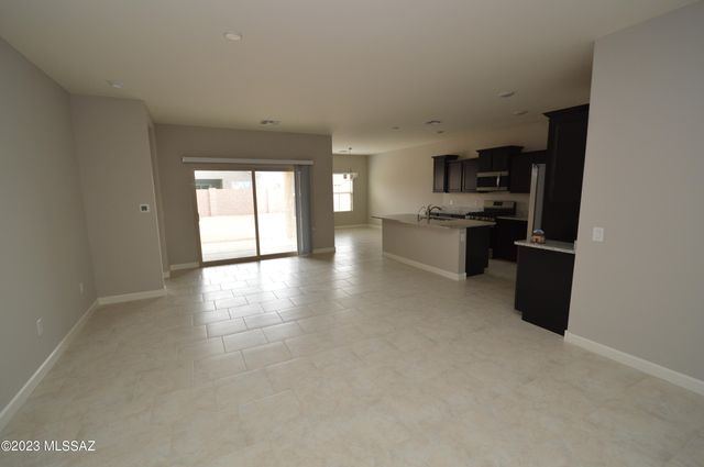 12175 E Metz Drive, Vail, AZ 85641
