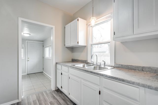 1930 S Main St, Wichita, KS 67213