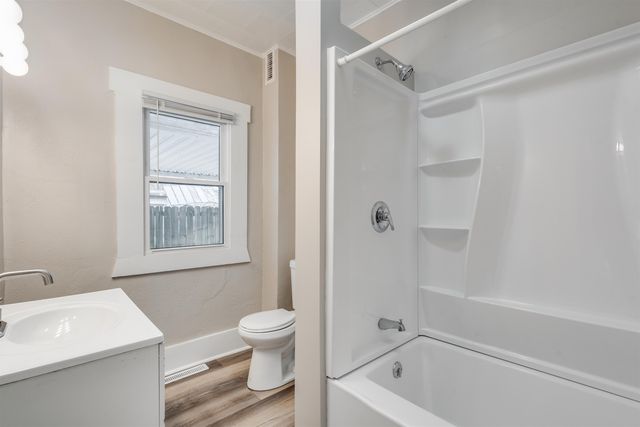 1930 S Main St, Wichita, KS 67213