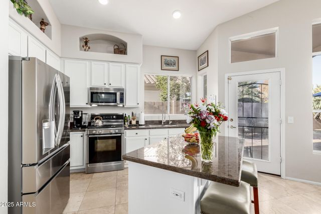 6064 W IRMA Lane, Glendale, AZ 85308