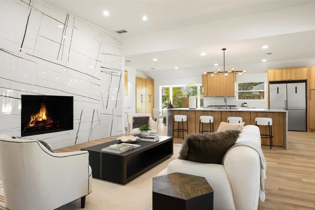 9204 Heatherdale Drive, Dallas, TX 75243