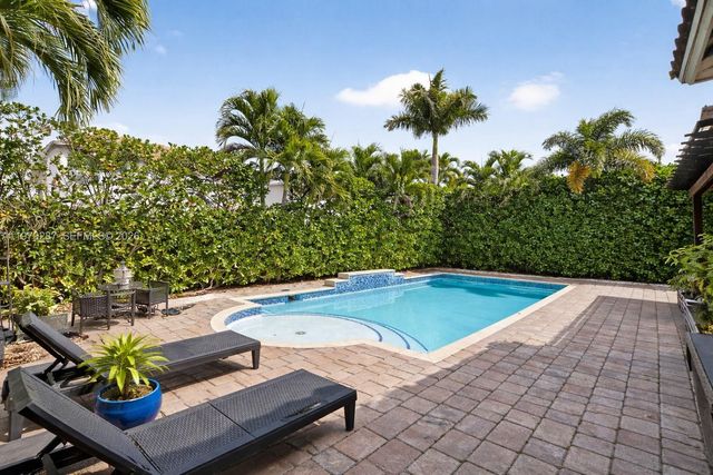 14929 SW 176th Ter, Miami, FL 33187