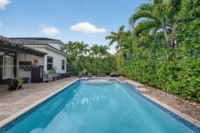 14929 SW 176th Ter, Miami, FL 33187