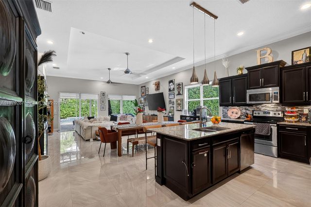 14929 SW 176th Ter, Miami, FL 33187