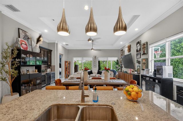 14929 SW 176th Ter, Miami, FL 33187