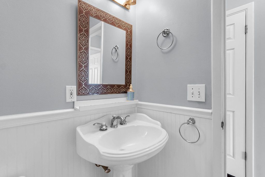 Image 19 of property listing at 91 Ashley Hall Plantation 4, Charleston, SC 29407