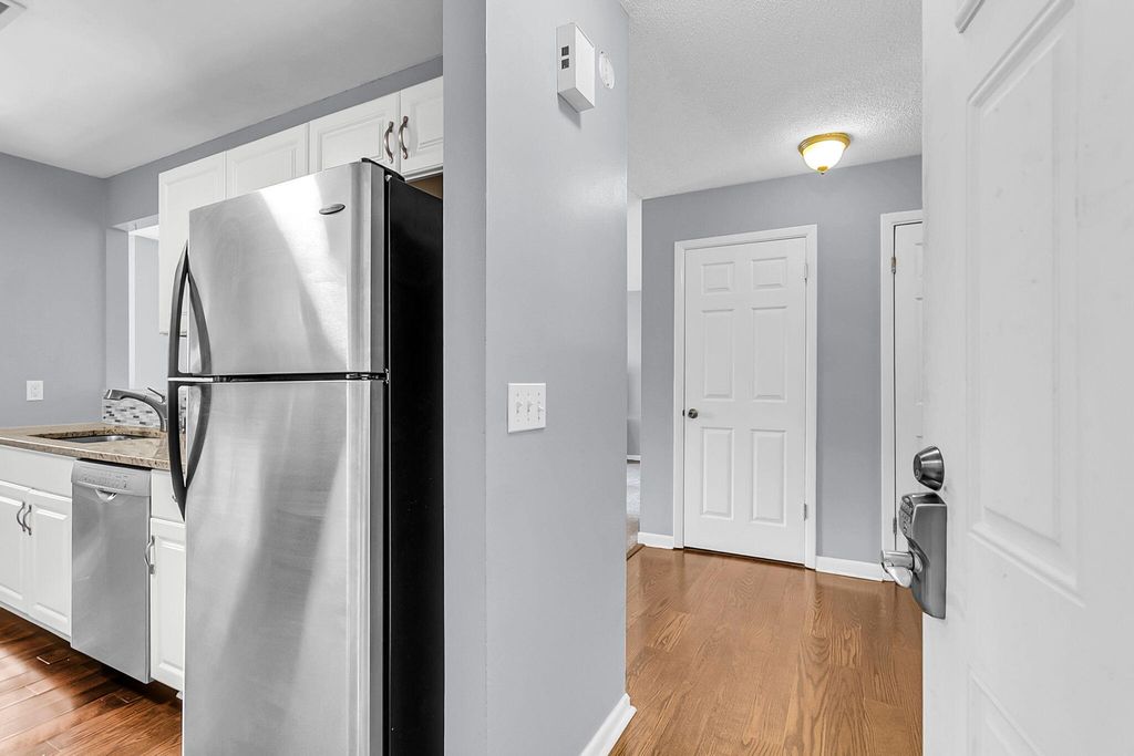 Image 3 of property listing at 91 Ashley Hall Plantation 4, Charleston, SC 29407