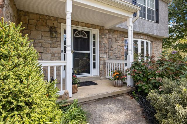 2 BUCKINGHAM DR, Downingtown, PA 19335