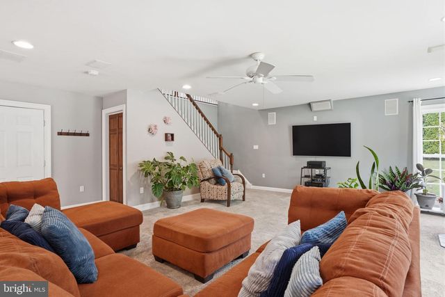 2 BUCKINGHAM DR, Downingtown, PA 19335