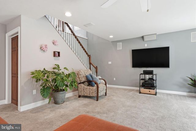 2 BUCKINGHAM DR, Downingtown, PA 19335