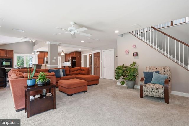 2 BUCKINGHAM DR, Downingtown, PA 19335