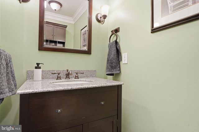 2 BUCKINGHAM DR, Downingtown, PA 19335