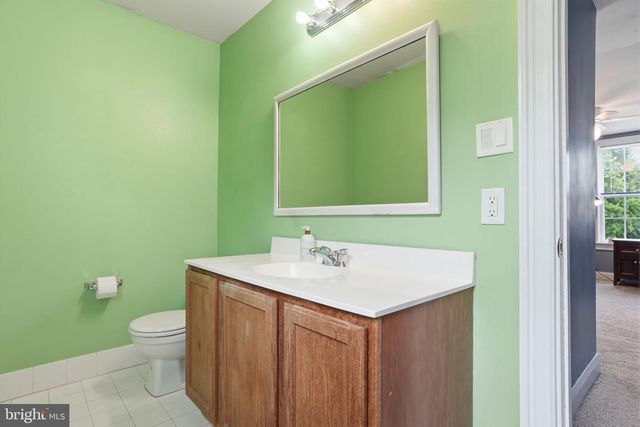 2 BUCKINGHAM DR, Downingtown, PA 19335