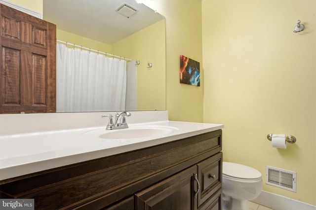 2 BUCKINGHAM DR, Downingtown, PA 19335