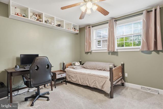 2 BUCKINGHAM DR, Downingtown, PA 19335