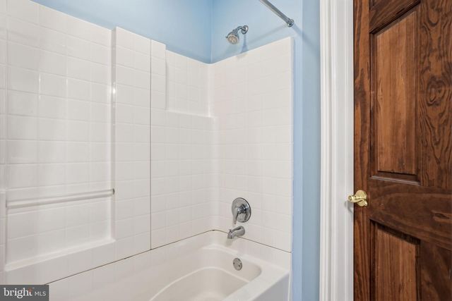 2 BUCKINGHAM DR, Downingtown, PA 19335