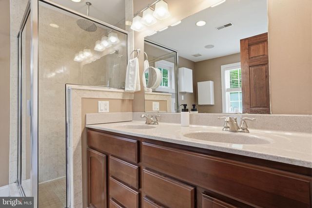 2 BUCKINGHAM DR, Downingtown, PA 19335