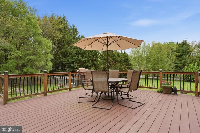 2 BUCKINGHAM DR, Downingtown, PA 19335