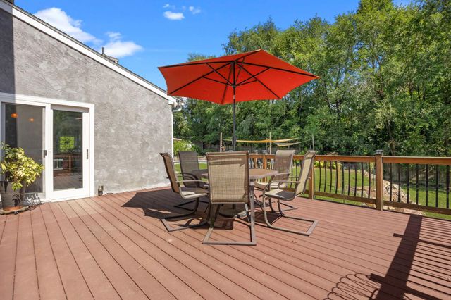 2 BUCKINGHAM DR, Downingtown, PA 19335