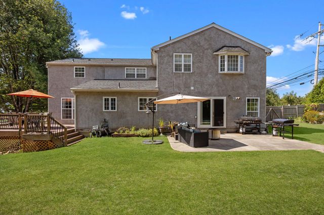 2 BUCKINGHAM DR, Downingtown, PA 19335